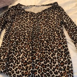 Stretchy leopard long sleeve shirt